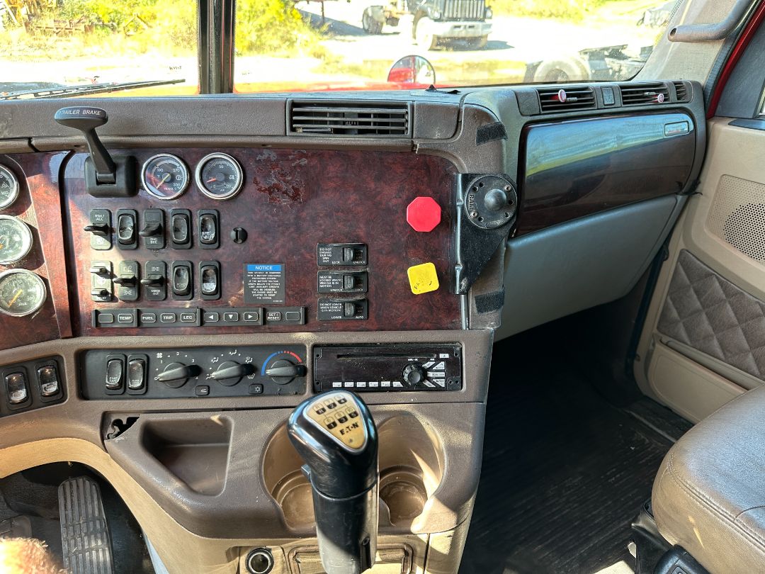 2015 FREIGHTLINER Coronado 132 - Image 11